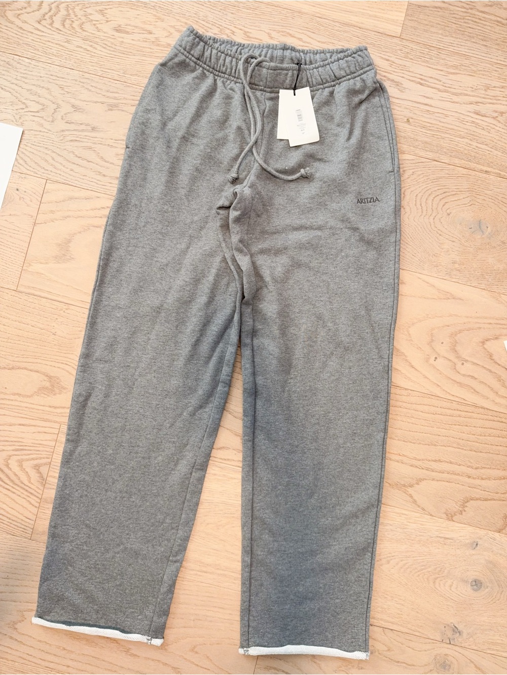 NWT 133646 Aritzia mega straight heather dark grey XS